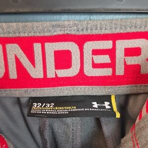 Under Armour Gray Golf Chinos with Red Waistband Accent 32 32